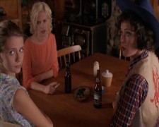 Кадр з фільму Дітям до 16-ти