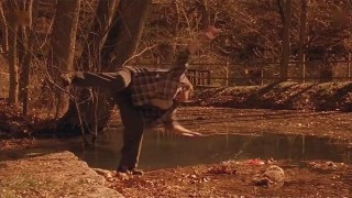 Кадр з фільму Людина-личинка