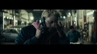 Кадр з фільму Під замком