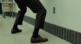 Кадр з фільму Серйозна людина