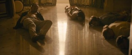 Кадр з фільму Готель Мумбаї. Протистояння