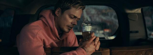 Кадр з фільму Під замком