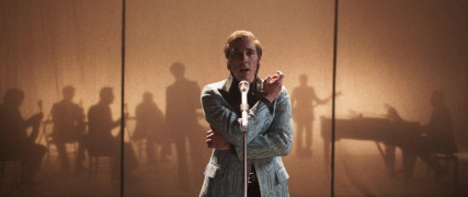 Кадр з фільму Месьє Азнавур