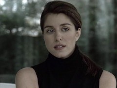 Кадр з фільму Дівчина номер один