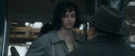 Кадр з фільму Мегре й таємнича дівчина