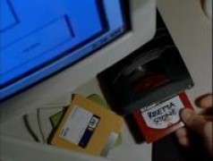 Кадр з фільму Новий світовий безлад