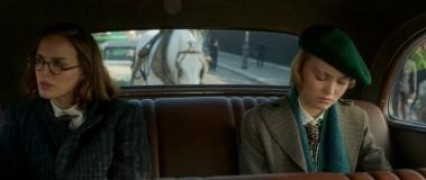 Кадр з фільму Планетаріум