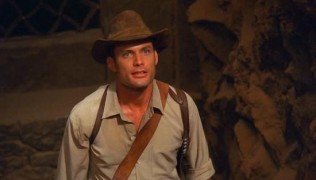 Кадр з фільму Прокляття фараона Тута