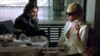 Кадр з фільму Фатальна жінка