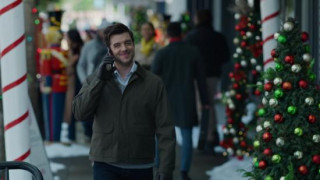 Кадр з фільму Усе, що мені потрібно на Різдво