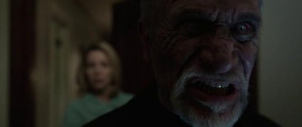 Кадр з фільму Анабель