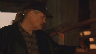 Кадр з фільму Людина-личинка