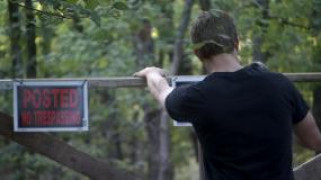 Кадр з фільму Жива темрява: «Історія спелеолога Теда»