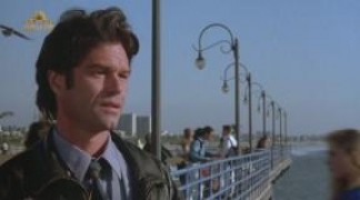 Кадр з фільму Врятуй мене