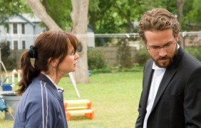 Кадр з фільму Світлячки у саду