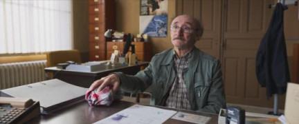 Кадр з фільму Працівник року