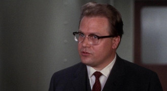 Кадр з фільму Розірвана завіса