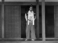 Кадр з фільму Трон у крові