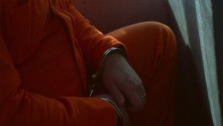 Кадр з фільму Під замком