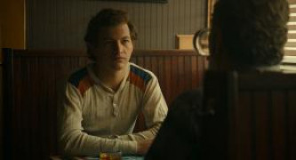 Кадр з фільму Ніжний бар