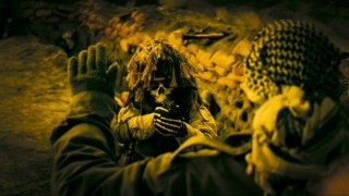 Кадр з фільму Круті часи