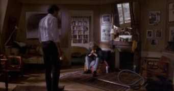 Кадр з фільму Гіркий місяць