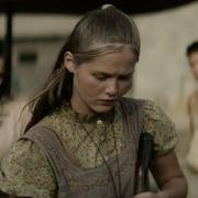 Кадр з фільму Бунтівний місяць. Частина 2: Та, що лишає шрами