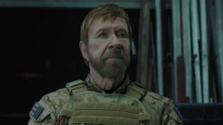 Кадр з фільму Агент Рекон