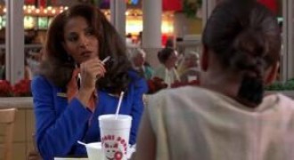 Кадр з фільму Джекі Браун