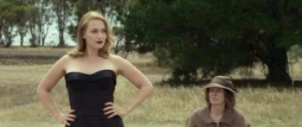 Кадр з фільму Кравчиня. Помста від кутюр