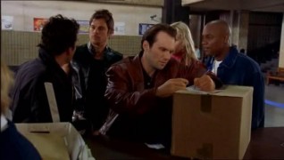 Кадр з фільму Тяжкі гроші