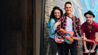 Кадр з фільму Музиканти знову разом