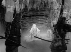 Кадр з фільму Трон у крові