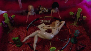 Кадр з фільму Білий олеандр