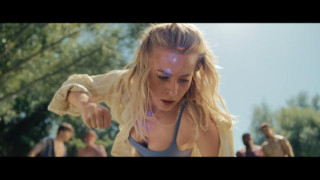 Кадр з фільму Поза юрисдикцією