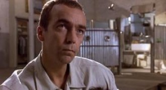 Кадр з фільму Чужа гра