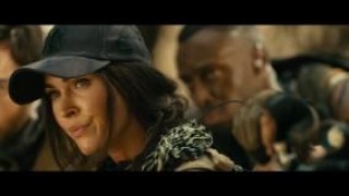 Кадр з фільму Хижачка