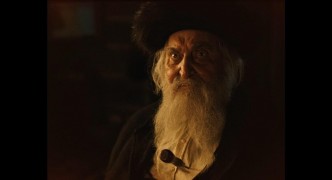 Кадр з фільму Серйозна людина