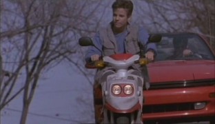 Кадр з фільму Врятуй мене