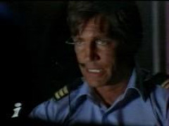 Кадр з фільму Небезпечний рейс