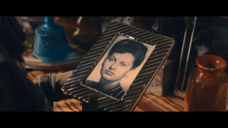 Кадр з фільму Усе життя попереду