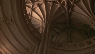 Кадр з фільму У дзеркала два обличчя