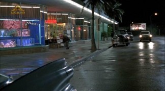 Кадр з фільму Запізнілі на вечерю