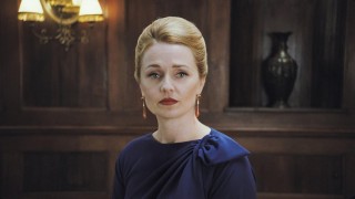 Кадр з фільму Спляча красуня