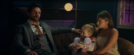 Кадр з фільму Чорний лотос