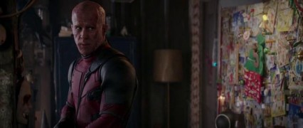 Кадр з фільму Дедпул