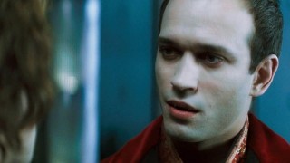 Кадр з фільму Королева проклятих