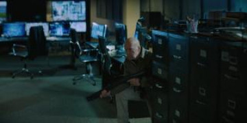 Кадр з фільму Під спостереженням