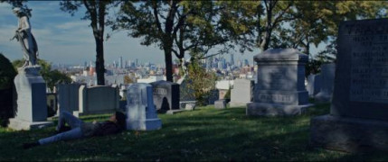 Кадр з фільму Над тінями