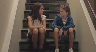 Кадр з фільму Дівчисько